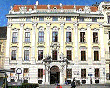 https://upload.wikimedia.org/wikipedia/commons/thumb/5/53/Palais_Kinsky_Vienna_June_2006_103.jpg/220px-Palais_Kinsky_Vienna_June_2006_103.jpg
